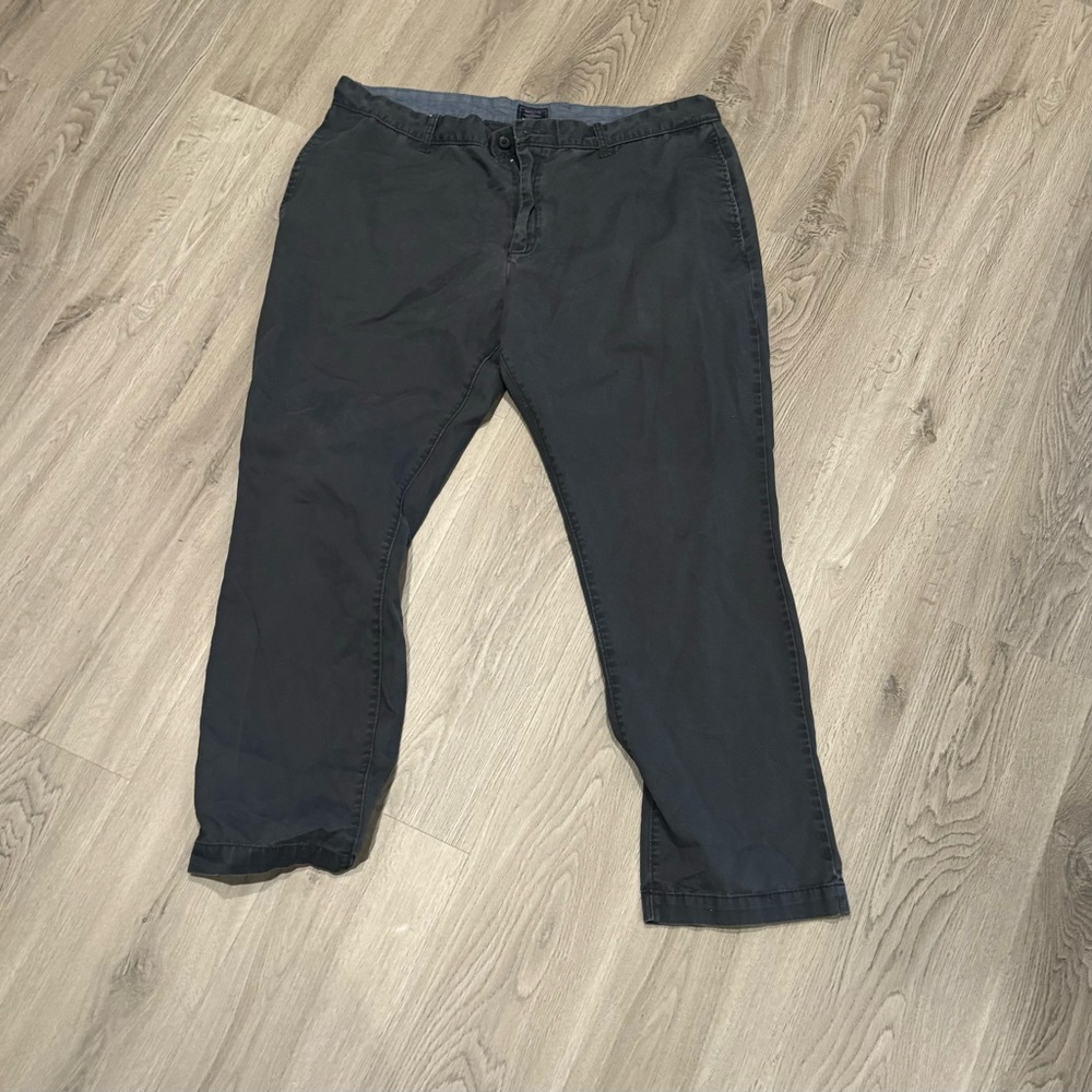 Gap Khakis classic pants, Size 40/32